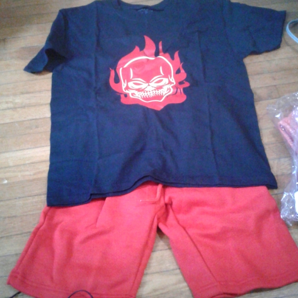 Kids boys Skull in flames and red shorts